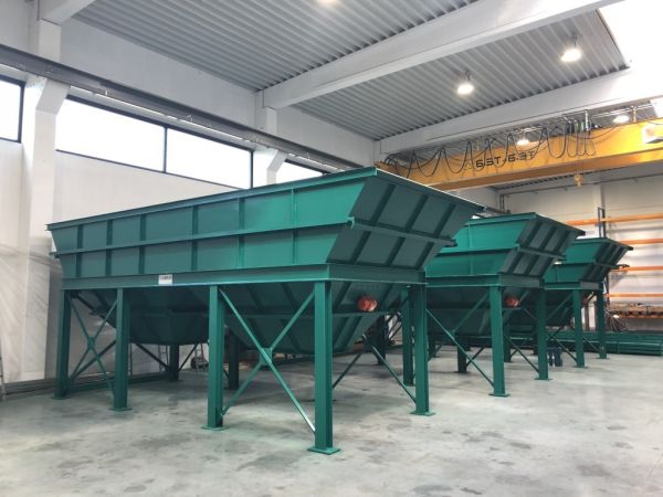 Aggregate silos